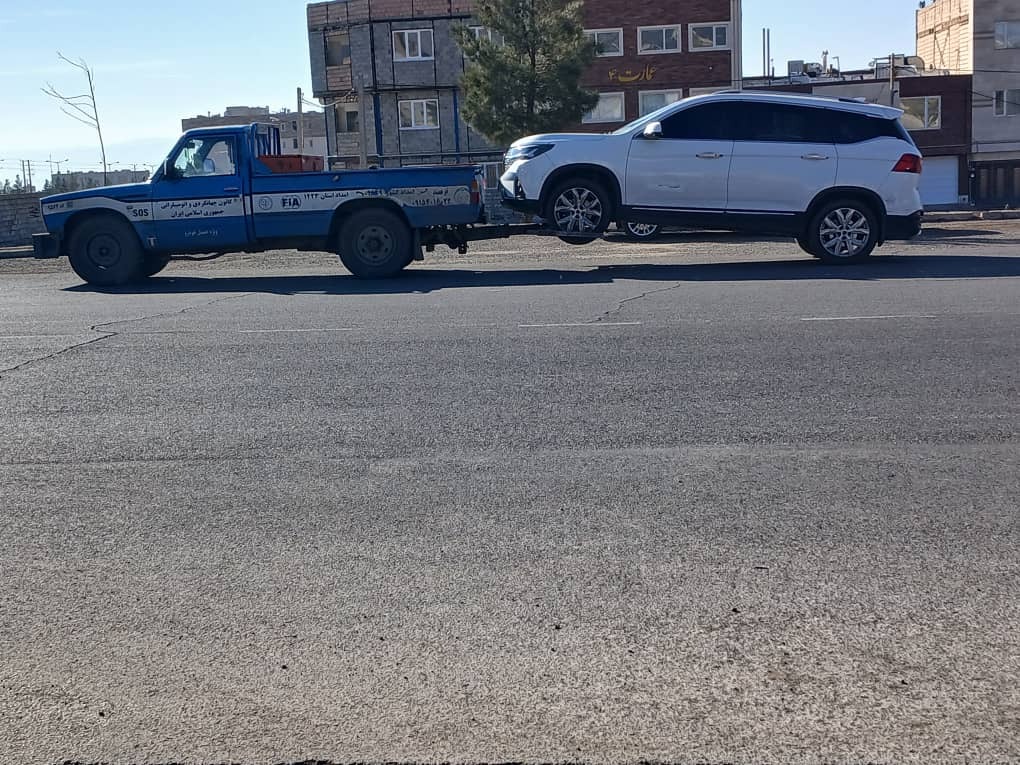 امداد خودرو فارس | مکانیک سیار در شیراز و سراسر استان (شبانه‌روزی + اعزام فوری)